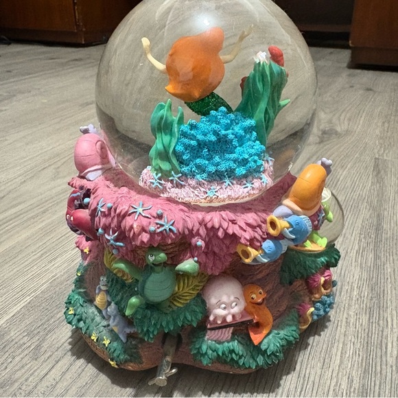 Disney The Little Mermaid Ariel “Under The Sea”Musical Snow Globe. Music Works - Picture 8 of 16